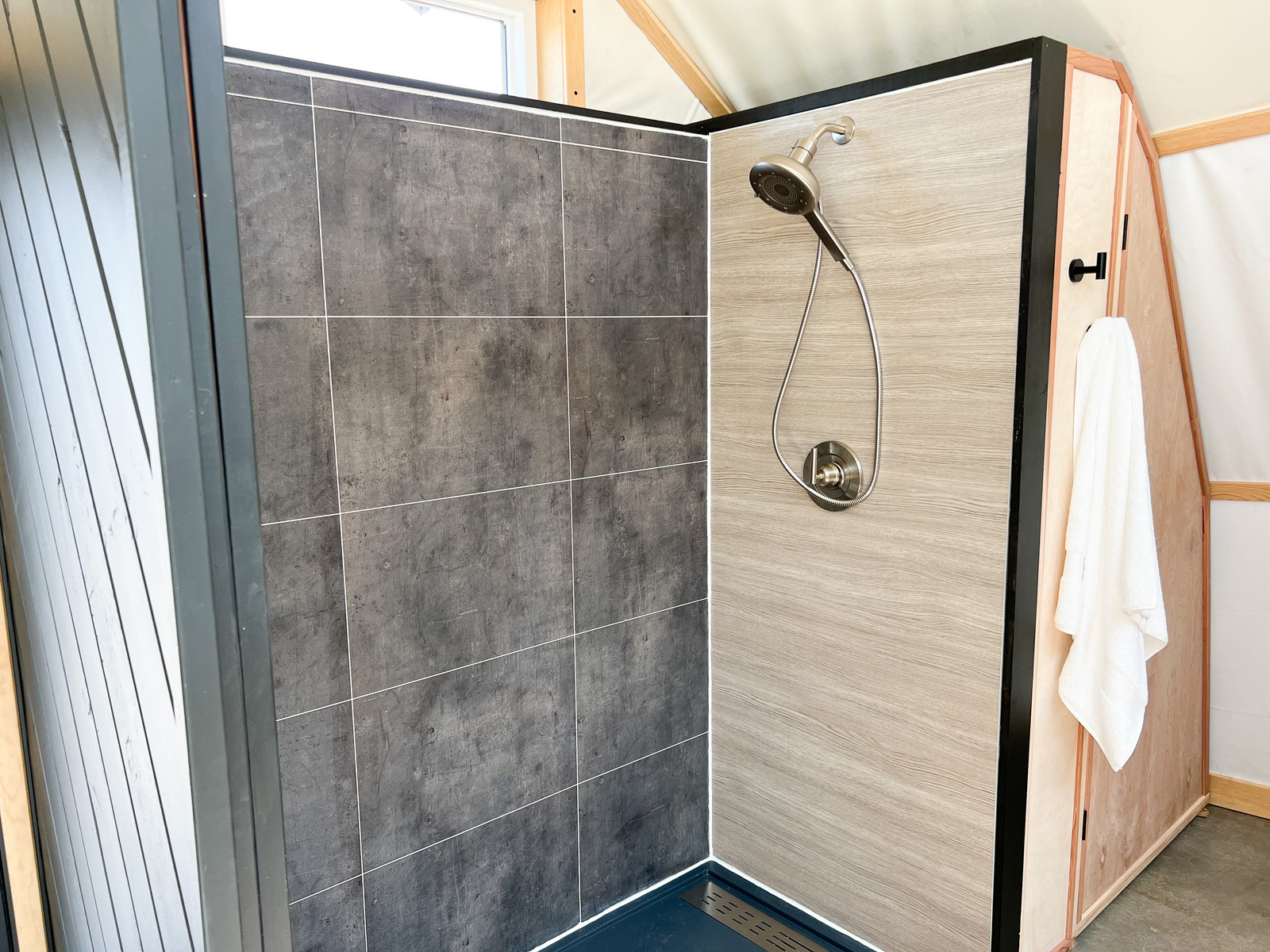 Backland Glamping Tent Shower